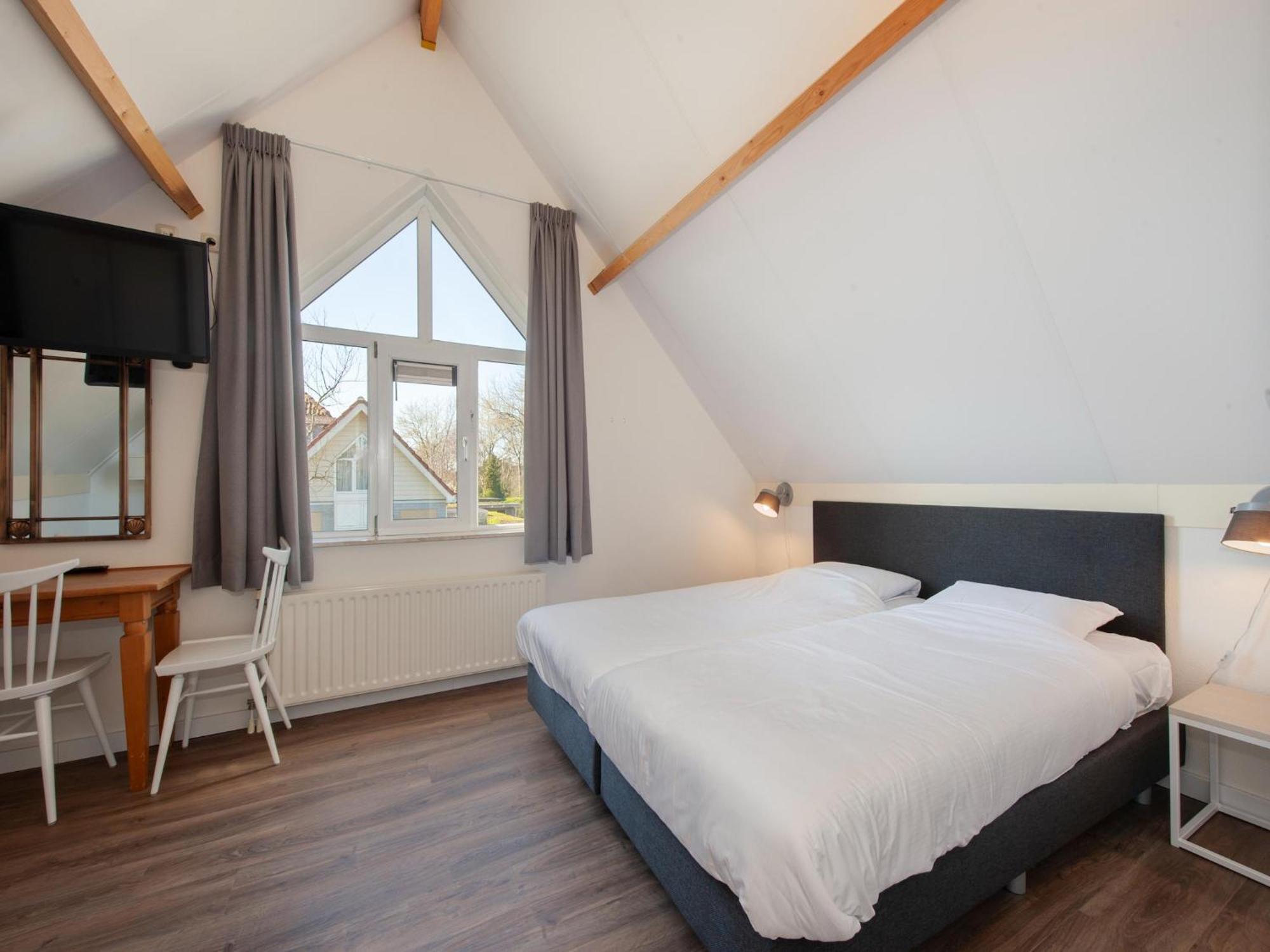 Restyled With Dishwasher, At 1 Km From The Kamperland
